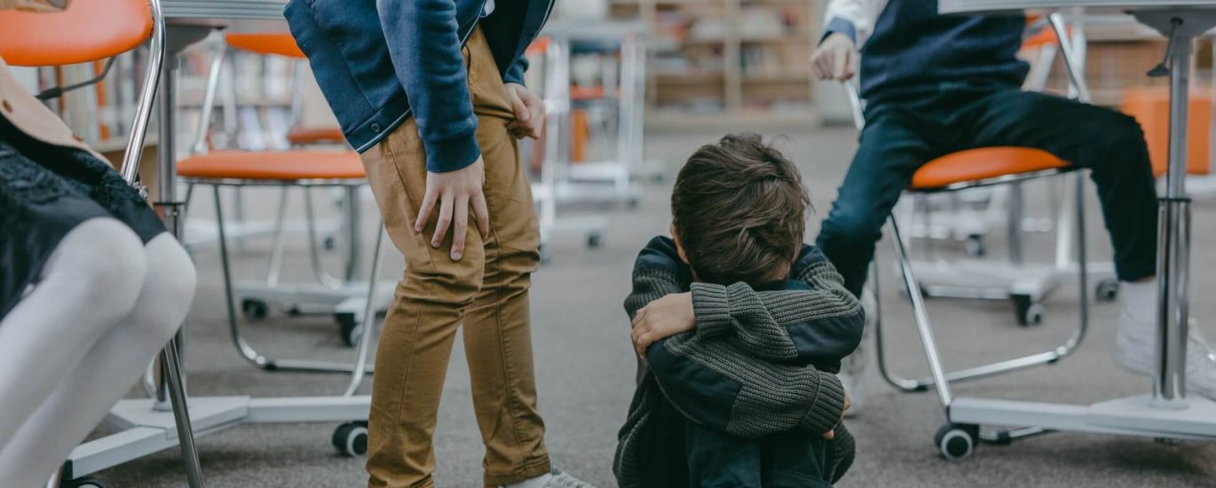 Cum pot elevii să-și protejeze colegii de bullying?