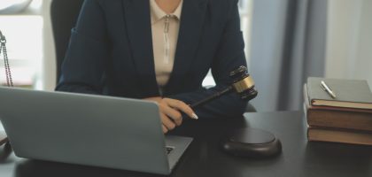 avocat specializat în dreptul muncii